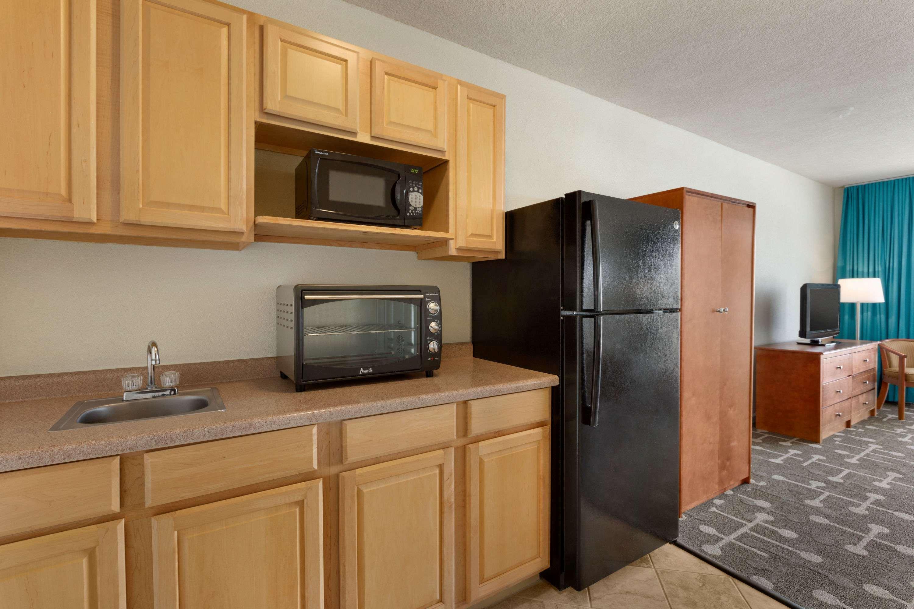 Howard Johnson By Wyndham Ocean City Oceanfront Exteriör bild