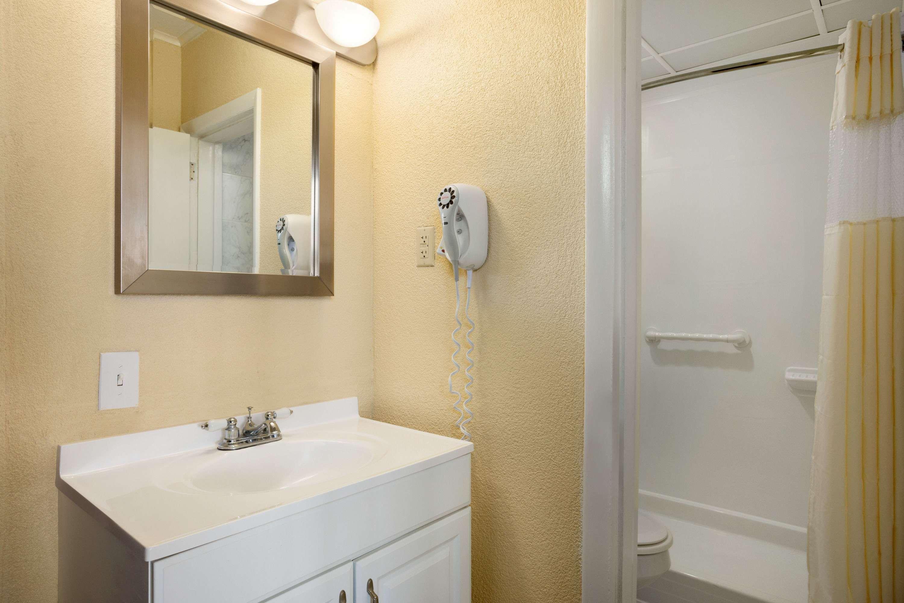 Howard Johnson By Wyndham Ocean City Oceanfront Exteriör bild