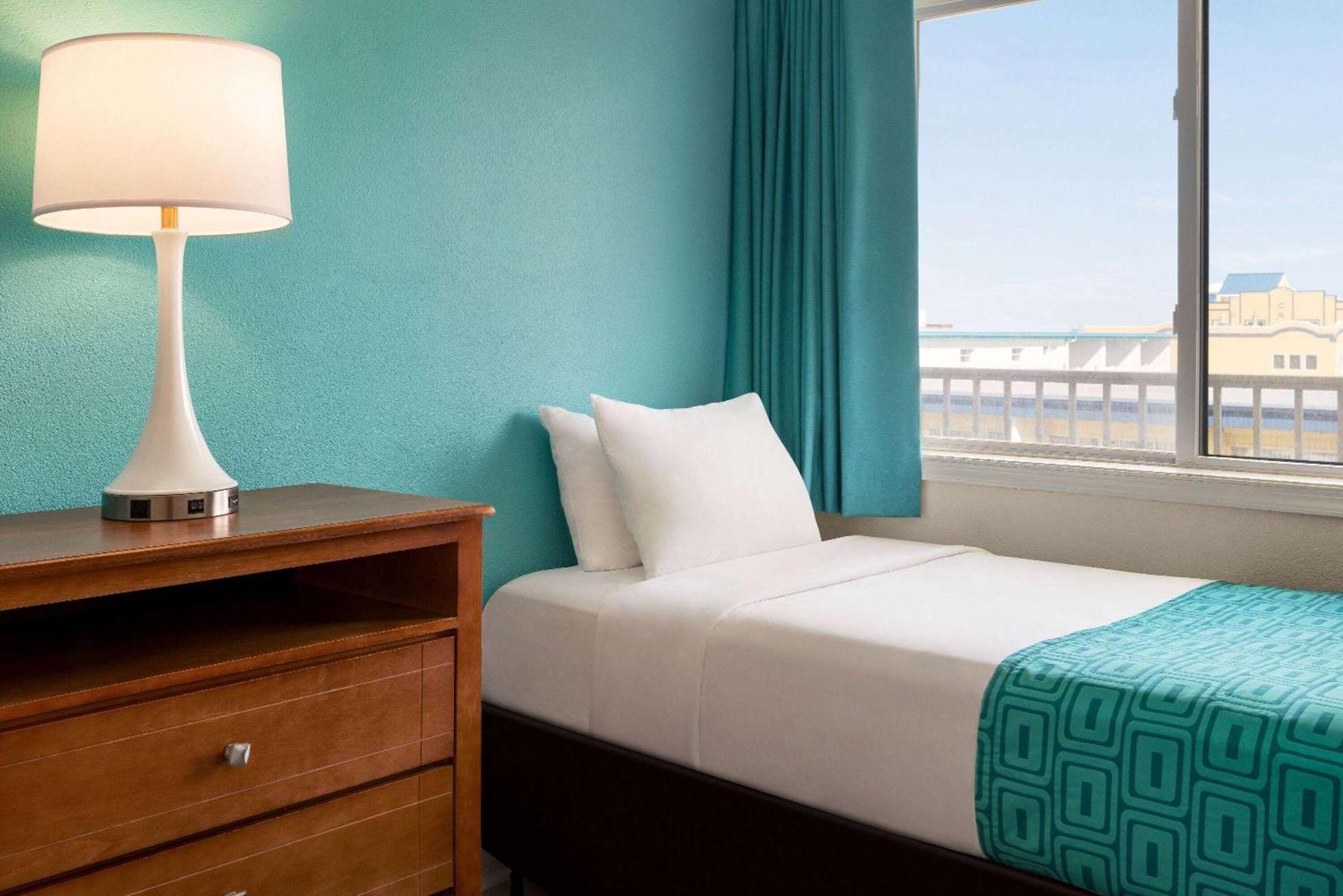 Howard Johnson By Wyndham Ocean City Oceanfront Exteriör bild
