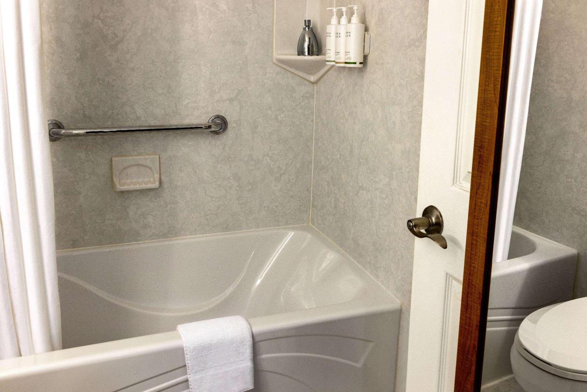 Howard Johnson By Wyndham Ocean City Oceanfront Exteriör bild