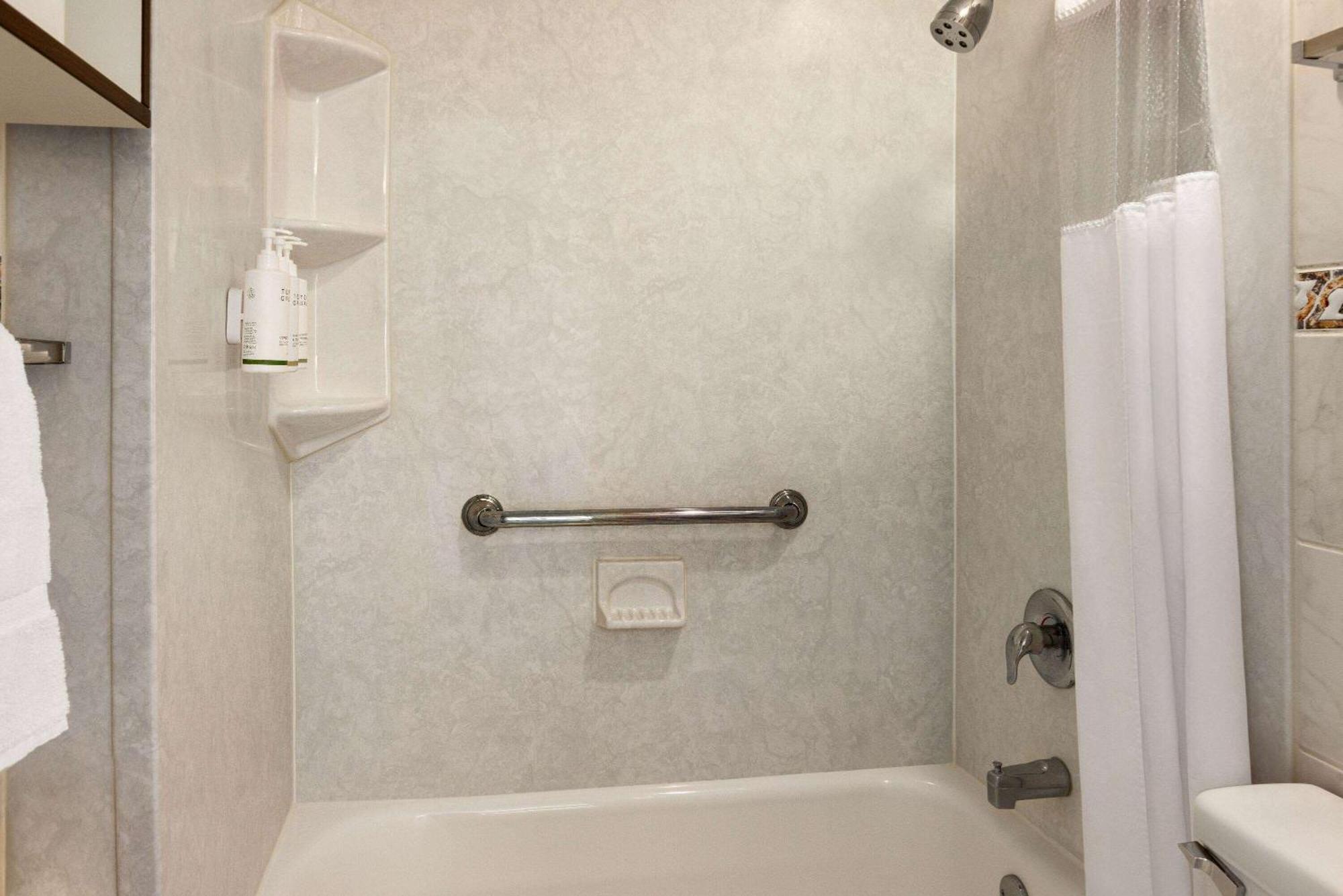 Howard Johnson By Wyndham Ocean City Oceanfront Exteriör bild